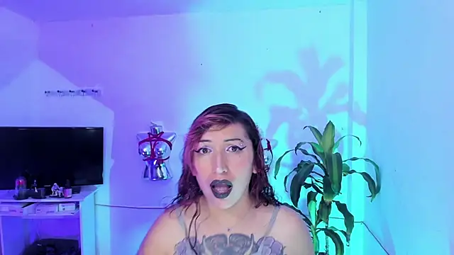 LucyStrike_n Live XXX chat