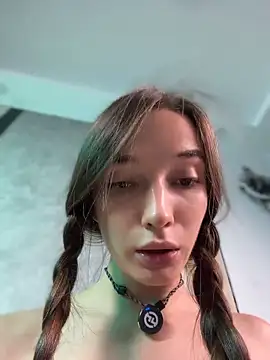 AnnyShore: вебкам-шоу
