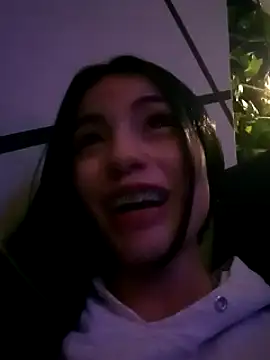 Chat +18 de Chloe_Miller_2 ao vivo