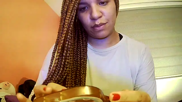 gatubelahot Show in webcam