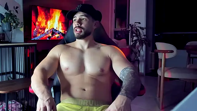 Valenthino_Salvatore live XXX chat