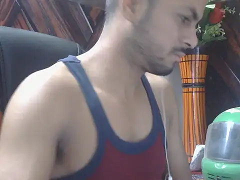 Stubborndesiboy Adlı Modelin Canlı XXX Sohbeti