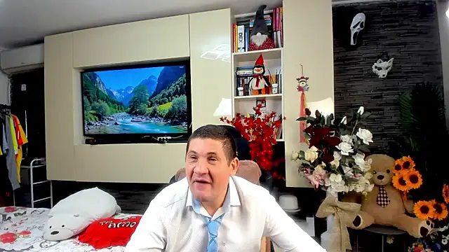SpartacusDaddy48 Webcam Show