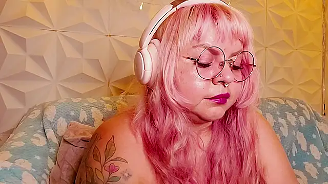 Satyn_doll Chat XXX in diretta