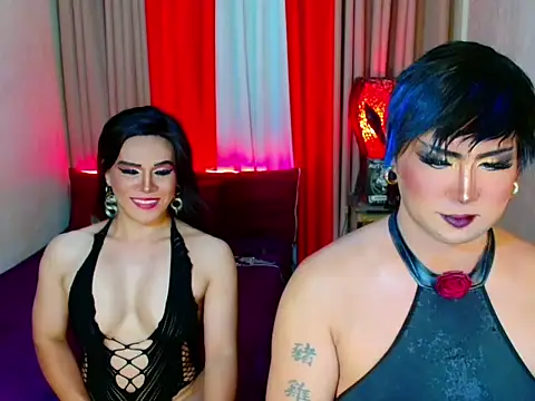 Incredible_Shemale Adlı Modelin Canlı XXX Sohbeti