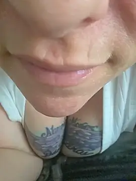 julimonroe's Live XXX Chat