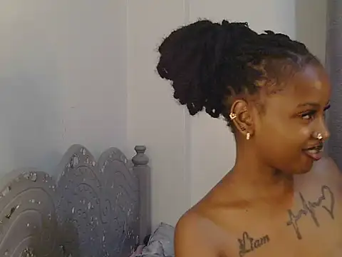 Chat +18 de lucious_wendy ao vivo