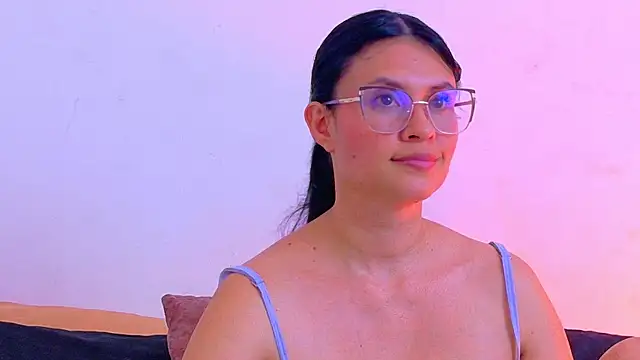 keelly_richaardson1 Adlı Modelin Canlı XXX Sohbeti