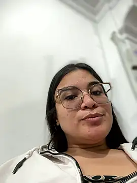 CamilaSofiia Adlı Modelin Canlı XXX Sohbeti