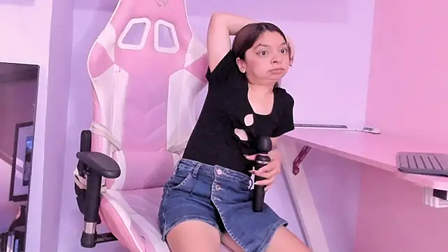 CharlotteMullern Live XXX chat