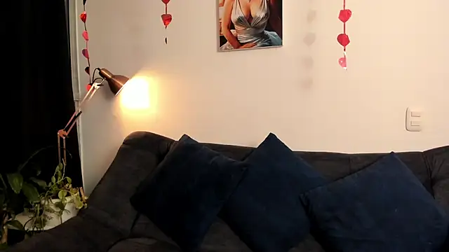 Chat +18 de Serenity_Day ao vivo