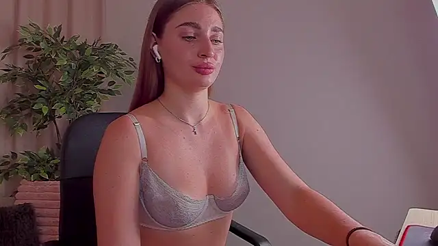RinaKlark live XXX chat