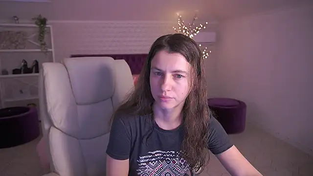 LittleJulii live XXX chat