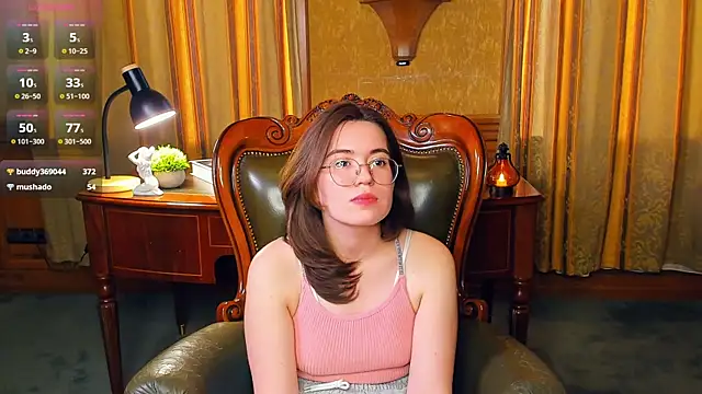 LatoniaNeedam's Live XXX Chat