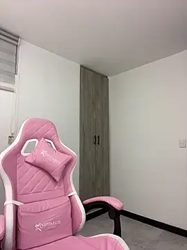 SharaRous Chat XXX live