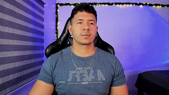 ransoj Live XXX Chat