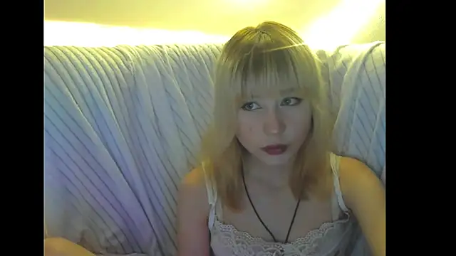 MiaKimiko's Live XXX Chat