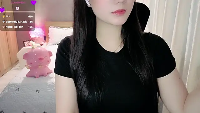 JENNIE-16 Adlı Modelin Canlı XXX Sohbeti