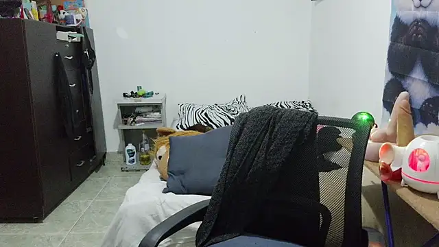 curly_greeneyed XXX чат на живо