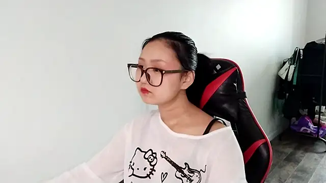 XXX chat uživo modela AdelineCanup