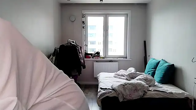 AdelineCanup Show in webcam