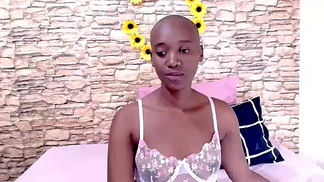EbonyOlive69のライブXXXチャット