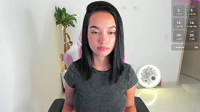 sharlotte_23's Live XXX Chat