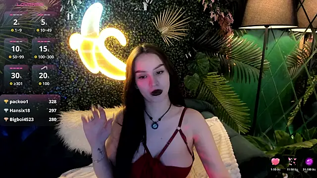 SatiraLux Adlı Modelin Canlı XXX Sohbeti