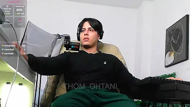 Thom_Ohtani's Live XXX Chat