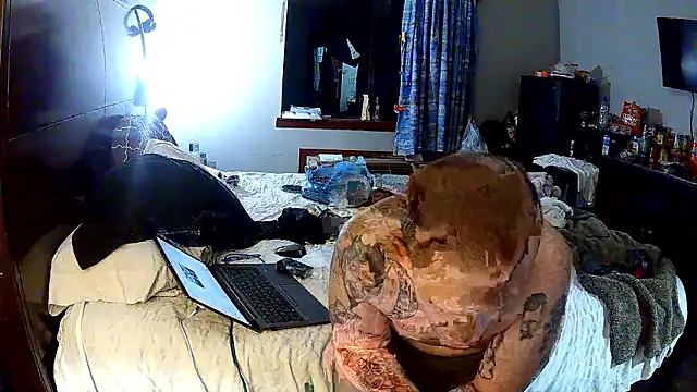 Pokazy przed kamerką – Lovemcurvy69