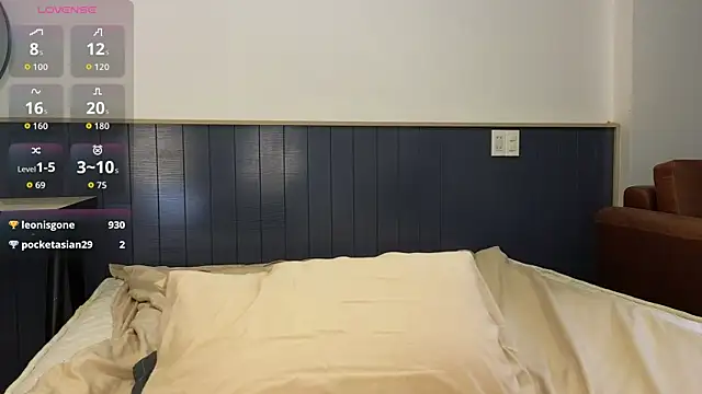 Show modela lumi_ka na web-kameri