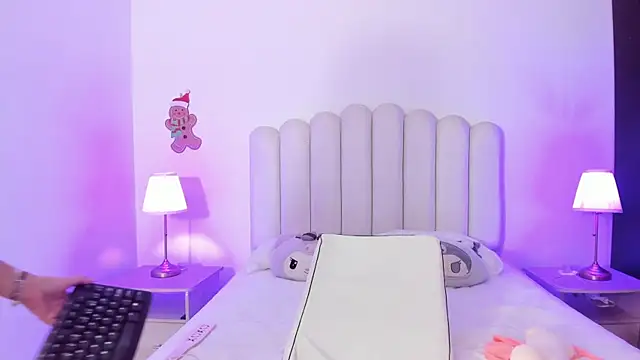 SofieBunnie Chat XXX live