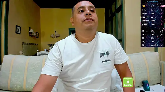 brad_latino Webcam show