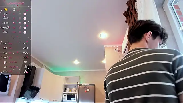 Aaron_Boom 即時 XXX 聊天