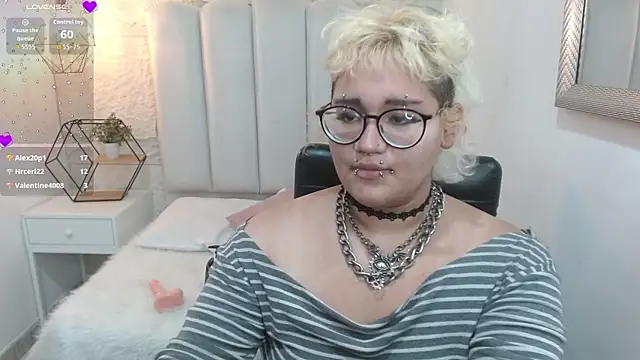 Chat XXX ao vivo de Echypyon_