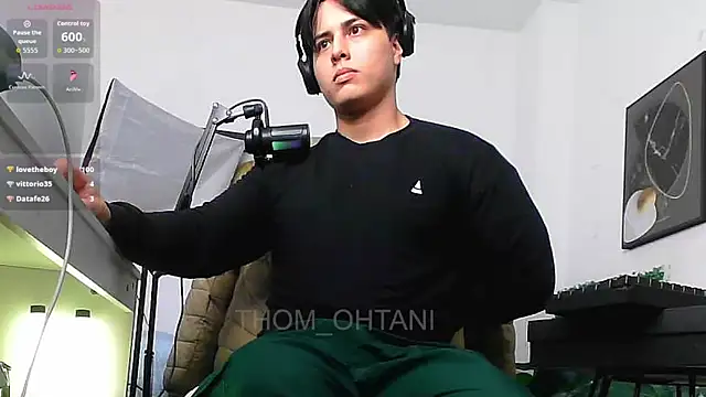 Thom_Ohtani: онлайн-секс-чат