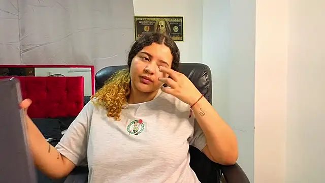Chat +18 de goodgirlxxl ao vivo