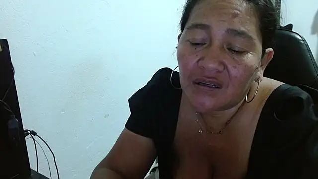 katia_mature élő XXX-chatje