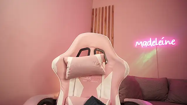 MadeleineSanez's Live XXX Chat