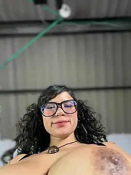 Онлайн чат XXX Simone_Miller