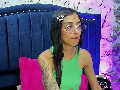 KarlaSlutSkinny__ Chat XXX live
