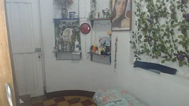 FunnyGrandma Pertunjukan Webcam