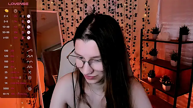 LinaBlossom_ élő XXX-chatje