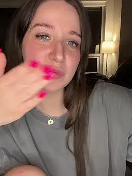 nerdynina's Webcam Show