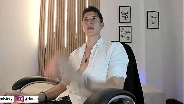 צ'אט XXX בשידור חי של Dorianmistery2322_