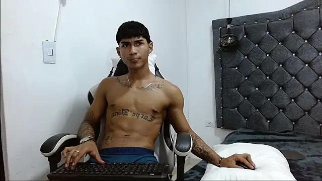 Chatroom XXX en direct de luka_big18