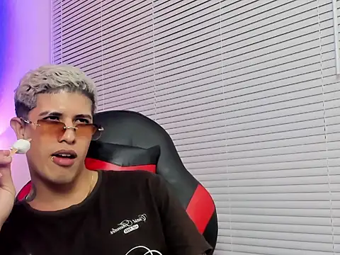 Živý XXX chat dominic_connor