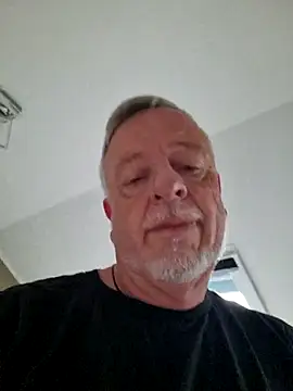 Dennislover007 Live XXX-Chat