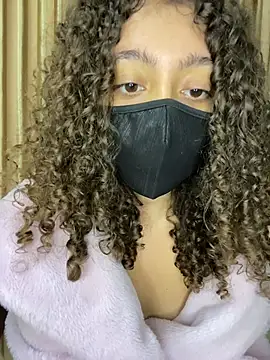 Chat +18 de Ravennaxzx ao vivo