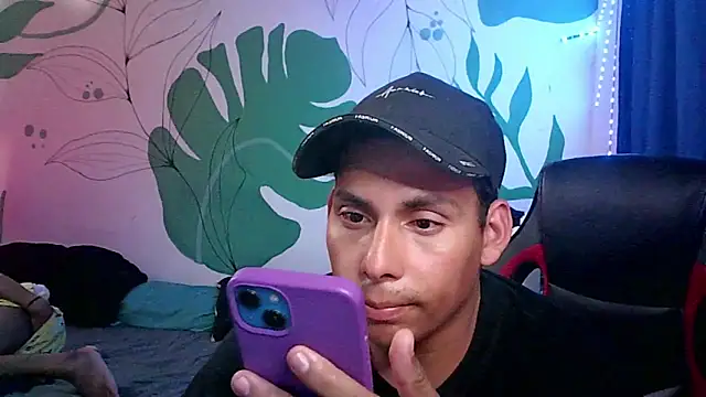 Latinos2411 网络视讯表演